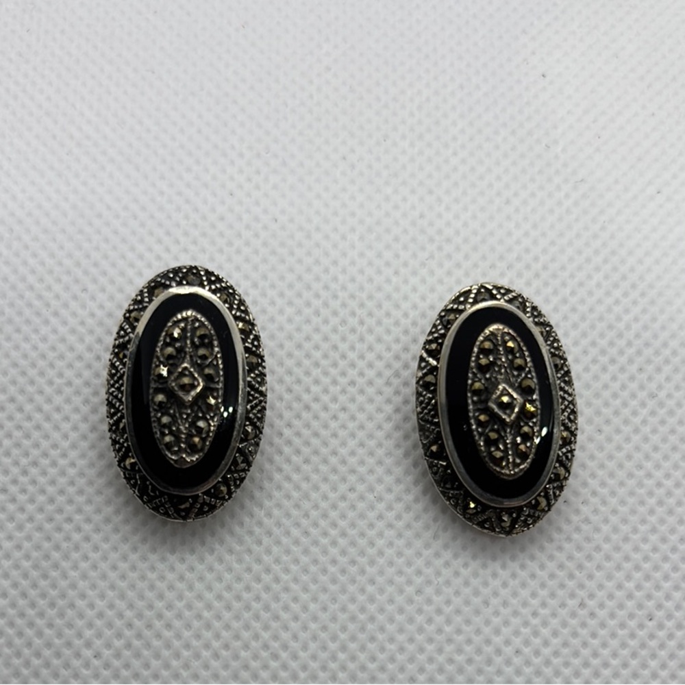 Elegant Black & Silver marcasite earrings, Oval Earrings clip on